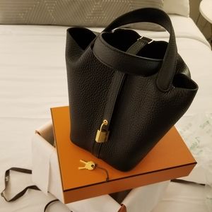 ❌SOLD❌Hermes Picotin 18 Noir gold hardware